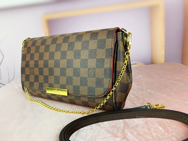 ルイヴィトンバッグ側面デザイン